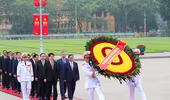 Lãnh đạo Đảng, Nhà nước và các ĐBQH viếng Lăng Chủ tịch Hồ Chí Minh trước kỳ họp Quốc hội
