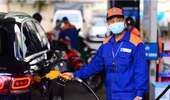 Tăng hơn 100 đồng/lít, giá xăng vẫn dưới 20.000 đồng mỗi lít