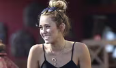 Miley Cyrus lại diện trang phục "mát mẻ" đi mua sắm