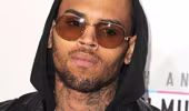 Nam ca sĩ Chris Brown xử tệ với vệ sĩ 