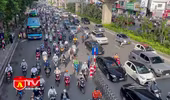 Triển khai dải phân cách cứng trên đường Nguyễn Trãi, phương tiện vẫn vô tư trộn dòng