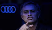 HLV Mourinho cáo buộc FA phân biệt đối xử