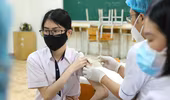 Trường THCS Hà Nội vẫn triển khai tiêm vaccine còn hạn sử dụng trên nhãn sản phẩm