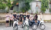 Nhóm thanh thiếu niên lạng lách xe máy hóng gió, bố mẹ mất tiền nộp phạt
