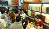 Mùa cưới kéo chênh lệch giá vàng tăng