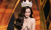 Trước phút chuyển giao vương miện Hoa hậu, Đỗ Thị Hà "khóc giàn giụa" trong cánh gà