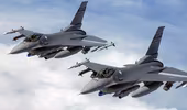 [ẢNH] Phi đội F-16 Mỹ mang tên lửa AIM-120 và AIM-9 tới Biển Đông hội quân