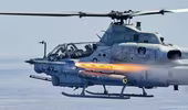 Trực thăng AH-1Z Viper của thủy quân lục chiến Mỹ diễn tập bắn đạn thật trên biển Caribe