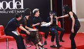 Thí sinh Top Model  xưng "chị" và gọi BGK là "bé"