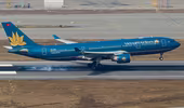 Sắp cất cánh, động cơ máy bay Vietnam Airlines nóng bất thường