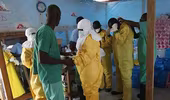Thêm 2 bệnh nhân được điều trị khỏi Ebola