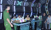 Bắt quả tang 6 đôi nam nữ sử dụng ma túy tại quán karaoke 