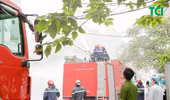 Y tá, bác sỹ, nhân viên Bệnh viện Đa khoa Quốc tế Thu Cúc thoát nạn trong tình huống cháy giả định