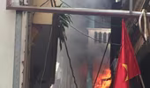 Nhanh chóng dập tắt đám cháy tại nhà dân