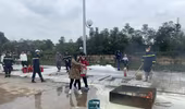 Học sinh, sinh viên trải nghiệm chữa cháy và cứu nạn, cứu hộ 