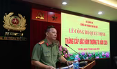 Công an Hà Nội tổ chức Lễ công bố, trao Quyết định thăng cấp hàm Thượng tá đối với 16 đồng chí
