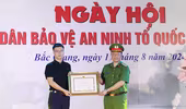 Trao tặng Bằng khen cho Công ty TNHH Luxshare-ICT Việt Nam