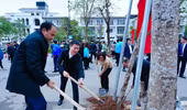 Quận Tây Hồ phát động Tết trồng cây hướng tới đô thị xanh, bền vững