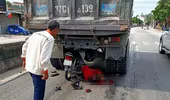 Đâm vào đuôi xe tải, nam thanh niên gặp tai nạn thương tâm