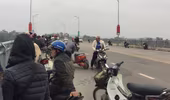 Để lại xe máy trên cầu, nam thanh niên gieo mình xuống sông tự tử