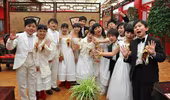Đám cưới tập thể của… bảy cặp đôi tí hon