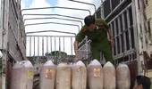 Phát hiện vụ vận chuyển 600 lít mỡ động vật không rõ nguồn gốc