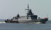 Tàu hộ tống Tucha của Nga xuất hiện bí ẩn ở Biển Đen