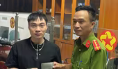 Công an phường Ngọc Hà trả lại ví cho người đánh rơi