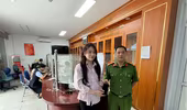 Công an phường Ngọc Hà trao trả tài sản đánh rơi cho người dân