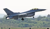Chấn động: Chiến đấu cơ KF-16 Hàn Quốc ném bom nhầm xuống khu dân cư 