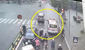 Lái xe vượt đèn đỏ để nhường đường cho xe cấp cứu có bị xử phạt?