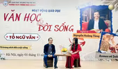 Nghe nghệ sĩ Nguyễn Hoàng Tùng truyền cảm hứng về tình yêu văn học cho các em học sinh