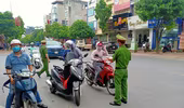 Kiểm soát, xử lý nghiêm cá nhân vi phạm quy định giãn cách xã hội địa bàn cửa ngõ Thủ đô