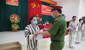 'Ngày về" của 22 phạm nhân thi hành án tại Trại tạm giam số 2