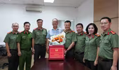 Ấm áp tình cảm giữa các thế hệ lãnh đạo Công an Hà Nội 