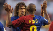 Puyol và Eto’o phải hầu tòa vì cáo buộc quỵt tiền