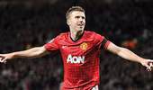 Nhận lương 80.000 bảng/tuần, Carrick ở lại M.U
