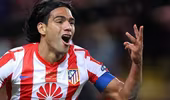 Falcao ghi bàn, Atletico Madrid bám sát Real Madrid 