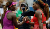Serena trả được món nợ trước Stephens