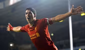 Suarez "đánh sập" sân White Hart Lane