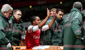 Theo Walcott hết cơ hội dự World Cup 2014