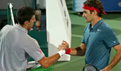 Federer biến Djokovic thành cựu vô địch