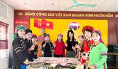 Phúc Anh hoàn thành bức tranh hoa sen vẽ bởi 54 đại diện 54 dân tộc Việt Nam