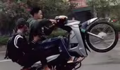 'Bốc' đầu xe máy khoe mạng xã hội, nam thanh niên 2 lần bị xử phạt