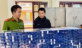 Bắt đối tượng vận chuyển 1.600 bao thuốc lá ngoại nhãn hiệu 555 nhập lậu 