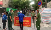 [Ảnh] Giây phút tháo barie phong tỏa tại Văn Chương - Văn Miếu sau 21 ngày phong tỏa