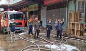 Dập tắt đám cháy ở cơ sở sản xuất, kinh doanh phụ kiện nội thất