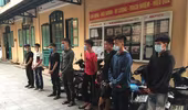 Video: Xử lý 11 'trẻ trâu' phóng xe máy từ Hà Đông lạng lách trong đêm lên hồ Hoàn Kiếm