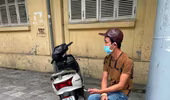 Chiếc xe máy không rõ nguồn gốc, bị phát hiện tại chốt kiểm soát Covid-19
