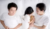 Trẻ ngủ chung với bố mẹ ít bị thừa cân, béo phì